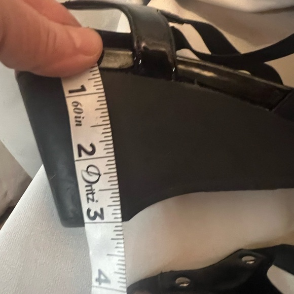 Chaps Black Wedge Sandals with Criss-Cross Straps - Picture 5 of 9